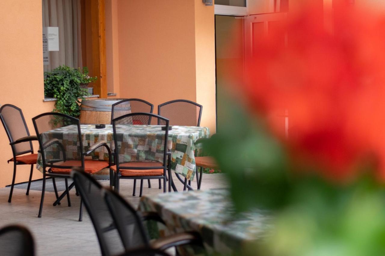 Hisa Izabela Hotel Muta Ngoại thất bức ảnh