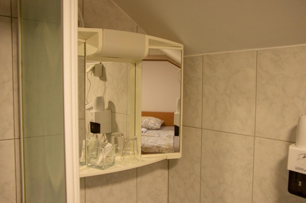 Hisa Izabela Hotel Muta Ngoại thất bức ảnh